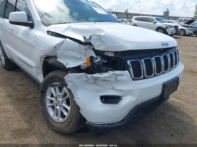 1C4RJFAG4JC207266 Jeep Grand Cherokee Laredo 4x4