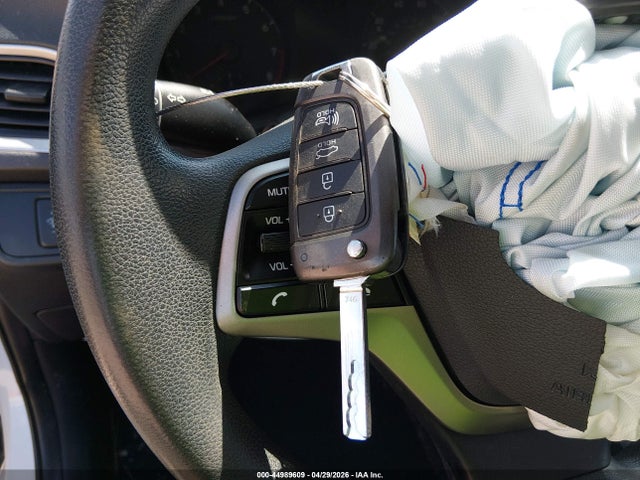 2019 Hyundai Accent Se მანქანა იყიდება აუქციონზე, vin: 3KPC24A39KE056911, აუქციონის ნომერი: 44989609