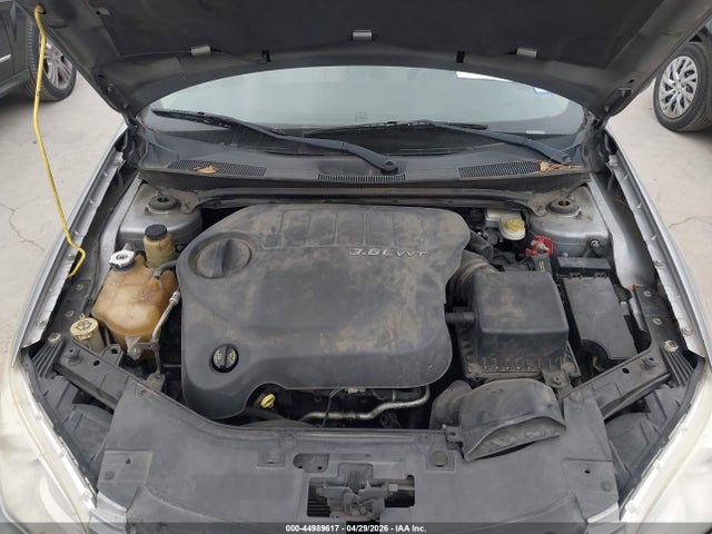 44989617 :رقم المزاد ، 1C3CCBBG6DN704145 vin ، 2013 Chrysler 200 Touring مزاد بيع