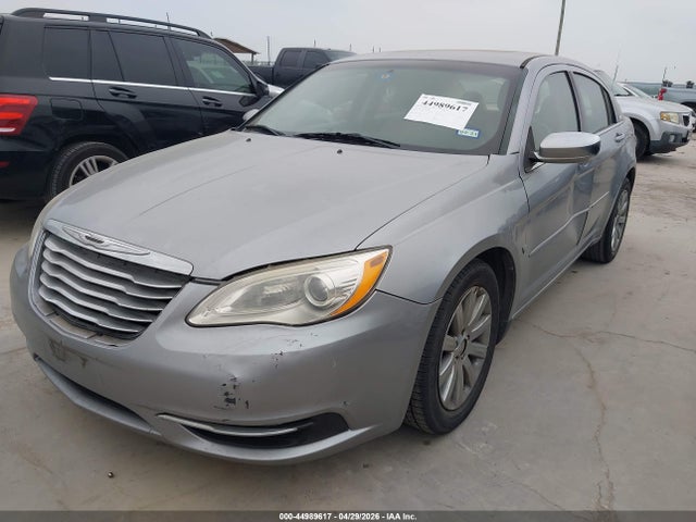 44989617 :رقم المزاد ، 1C3CCBBG6DN704145 vin ، 2013 Chrysler 200 Touring مزاد بيع