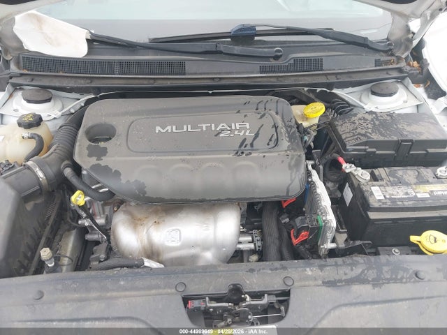 44989649 :رقم المزاد ، 1C3CCCCB1GN119289 vin ، 2016 Chrysler 200 C مزاد بيع