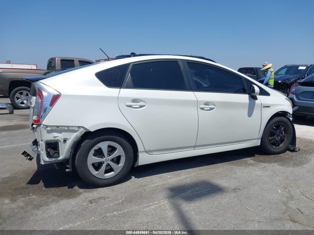 2015 Toyota Prius Three მანქანა იყიდება აუქციონზე, vin: JTDKN3DU4F0438960, აუქციონის ნომერი: 44989661