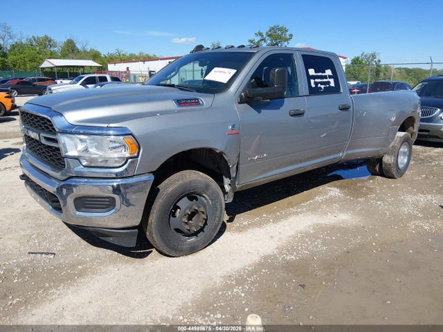 44989675 :رقم المزاد ، 3C63RRGLXMG667237 vin ، 2021 Ram 3500 Tradesman  4x4 8' Box مزاد بيع