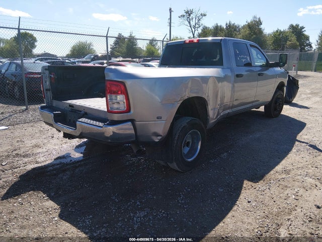 44989675 :رقم المزاد ، 3C63RRGLXMG667237 vin ، 2021 Ram 3500 Tradesman  4x4 8' Box مزاد بيع
