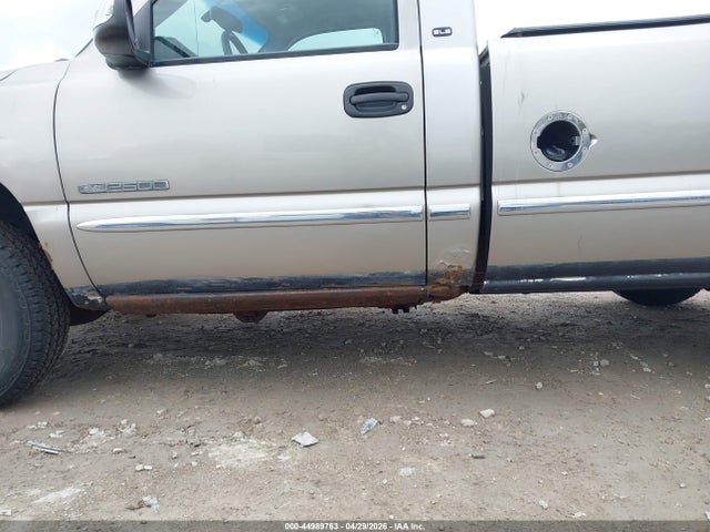 Aukcja sprzedaży 2000 Gmc Sierra 2500 Sle, vin: 1GTGC24U8YZ301671, numer aukcji: 44989763