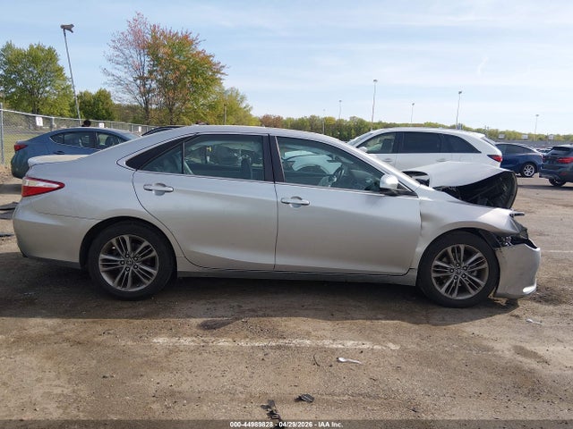 44989828 :رقم المزاد ، 4T1BF1FK5GU549679 vin ، 2016 Toyota Camry Se مزاد بيع