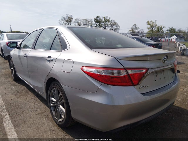 44989828 :رقم المزاد ، 4T1BF1FK5GU549679 vin ، 2016 Toyota Camry Se مزاد بيع