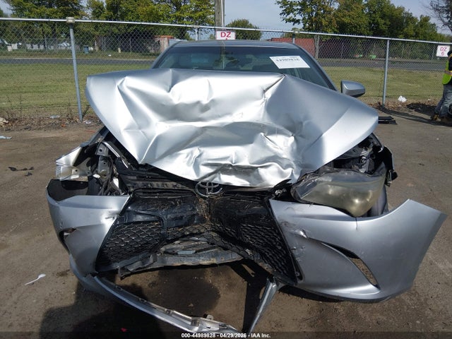 44989828 :رقم المزاد ، 4T1BF1FK5GU549679 vin ، 2016 Toyota Camry Se مزاد بيع
