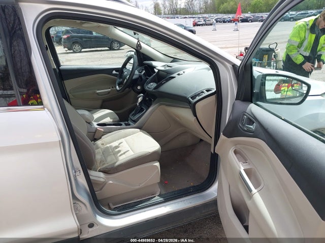 44989852 :رقم المزاد ، 1FMCU0GX4DUA52360 vin ، 2013 Ford Escape Se مزاد بيع