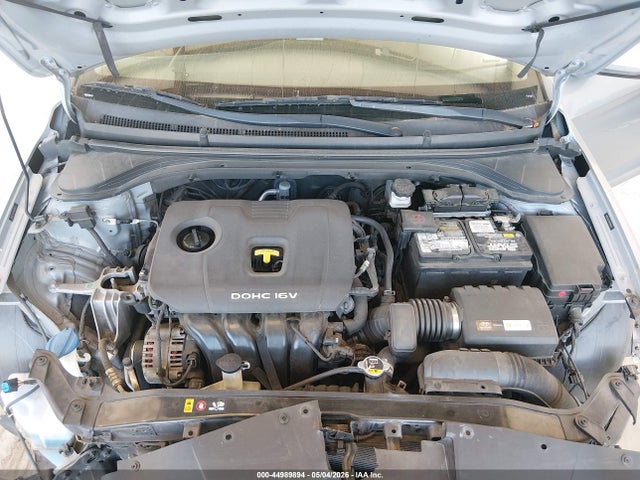 5NPD74LF9HH104070 Hyundai ELANTRA SE