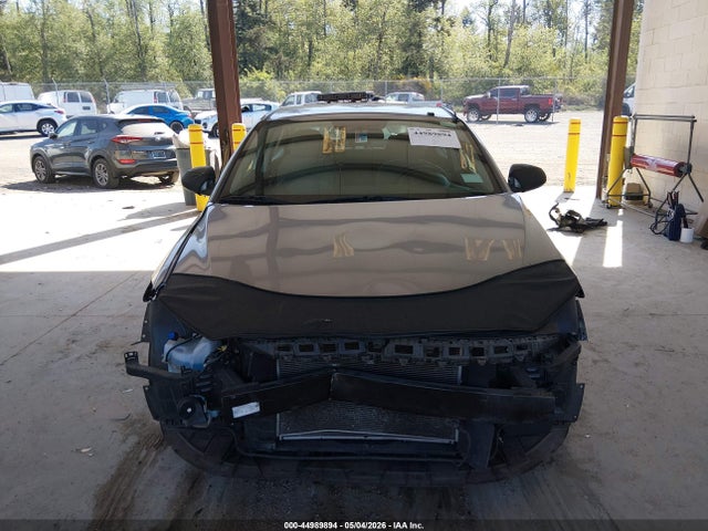 5NPD74LF9HH104070 Hyundai ELANTRA SE