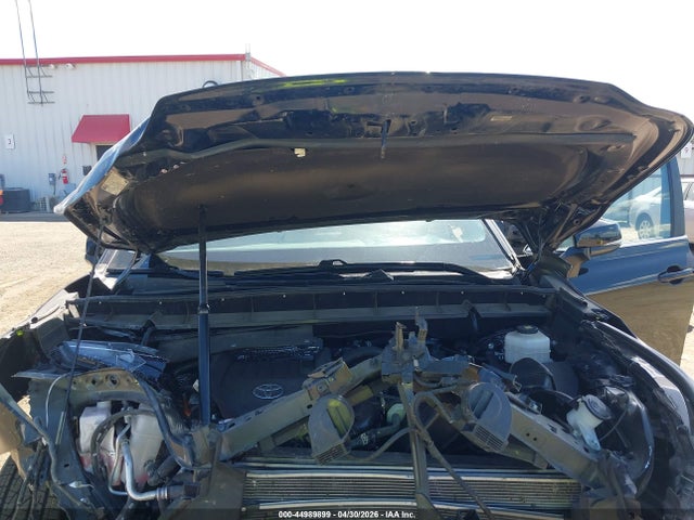 5TDKDRBHXPS012975 Toyota Highlander Le
