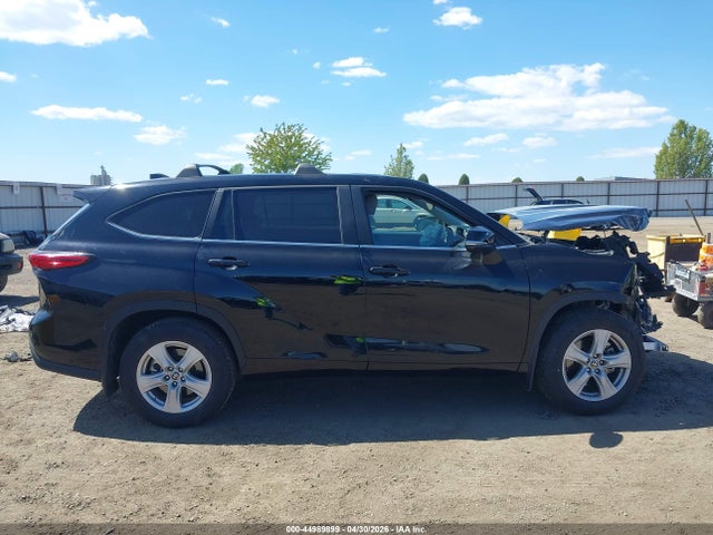 5TDKDRBHXPS012975 Toyota Highlander Le