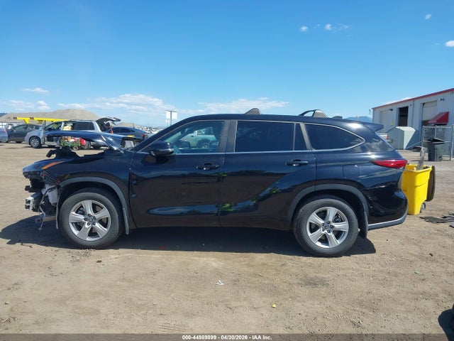 5TDKDRBHXPS012975 Toyota Highlander Le