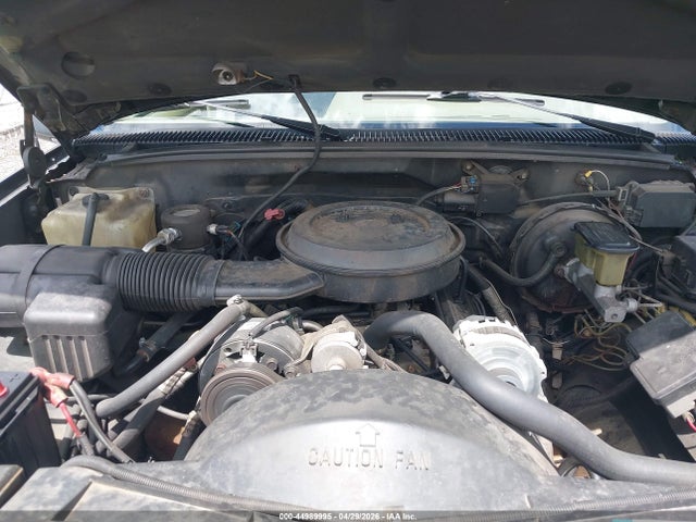 Aukcja sprzedaży 1995 Chevrolet Suburban K1500, vin: 1GNFK16K9SJ338584, numer aukcji: 44989995