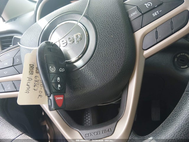 1C4PJLAB2HW591504 Jeep Cherokee Sport Fwd