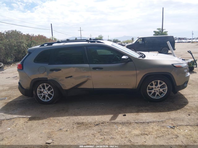 1C4PJLAB2HW591504 Jeep Cherokee Sport Fwd