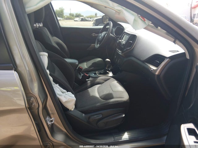 1C4PJLAB2HW591504 Jeep Cherokee Sport Fwd