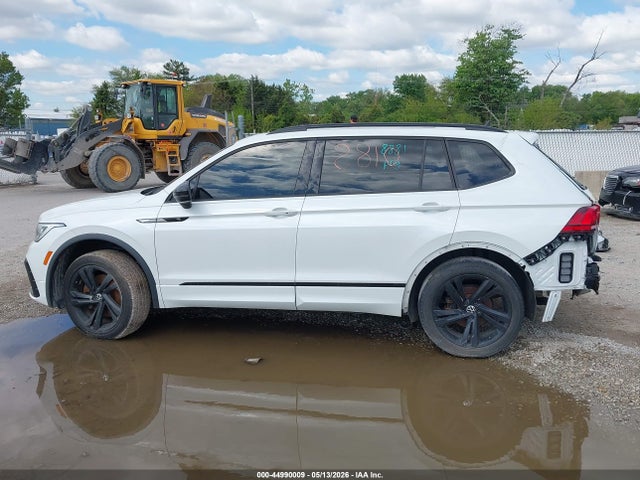 2023 Volkswagen Tiguan 2.0t Se R-line Black მანქანა იყიდება აუქციონზე, vin: 3VV8B7AX9PM072566, აუქციონის ნომერი: 44990009