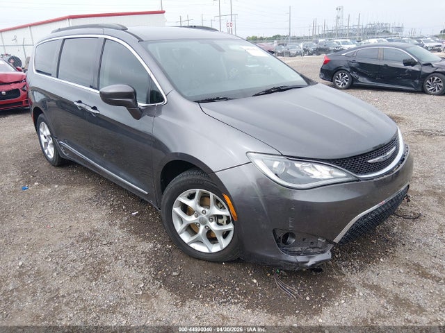 44990040 :رقم المزاد ، 2C4RC1BG1HR611235 vin ، 2017 Chrysler Pacifica Touring-l مزاد بيع