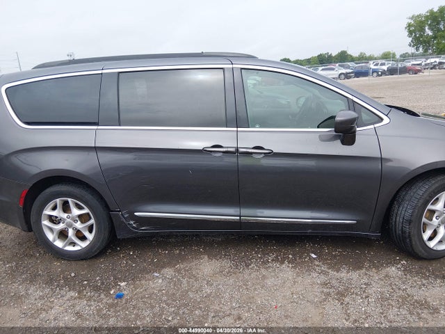 Aukcja sprzedaży 2017 Chrysler Pacifica Touring-l, vin: 2C4RC1BG1HR611235, numer aukcji: 44990040