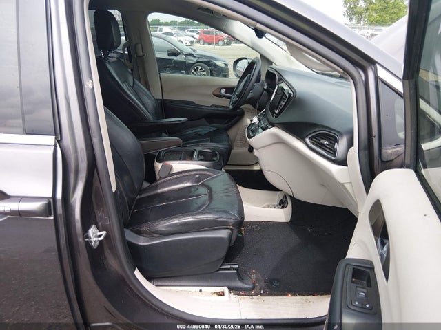 Aukcja sprzedaży 2017 Chrysler Pacifica Touring-l, vin: 2C4RC1BG1HR611235, numer aukcji: 44990040