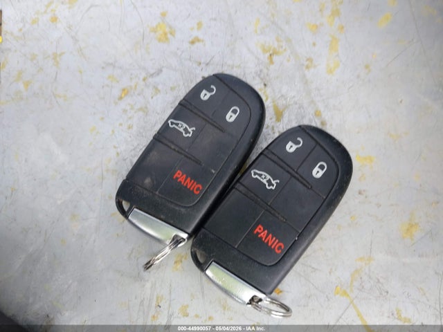 44990057 :رقم المزاد ، 1C3CCCAB8FN585948 vin ، 2015 Chrysler 200 Limited مزاد بيع