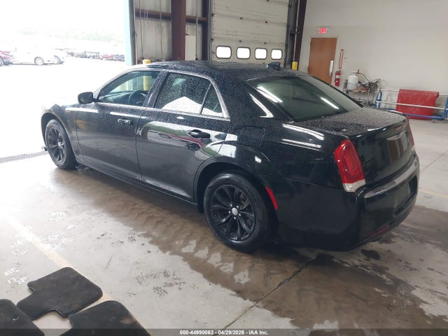 2018 Chrysler 300 Touring მანქანა იყიდება აუქციონზე, vin: 2C3CCAAG9JH299530, აუქციონის ნომერი: 44990063