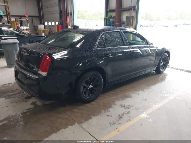 2018 Chrysler 300 Touring მანქანა იყიდება აუქციონზე, vin: 2C3CCAAG9JH299530, აუქციონის ნომერი: 44990063