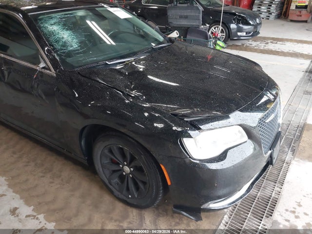 2018 Chrysler 300 Touring მანქანა იყიდება აუქციონზე, vin: 2C3CCAAG9JH299530, აუქციონის ნომერი: 44990063