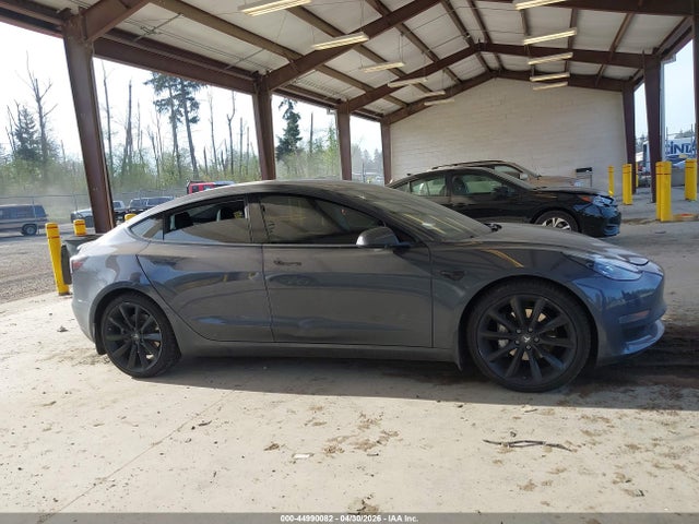 44990082 :رقم المزاد ، 5YJ3E1EAXMF987185 vin ، 2021 Tesla Model 3 Standard Range Plus Rear-wheel Drive مزاد بيع