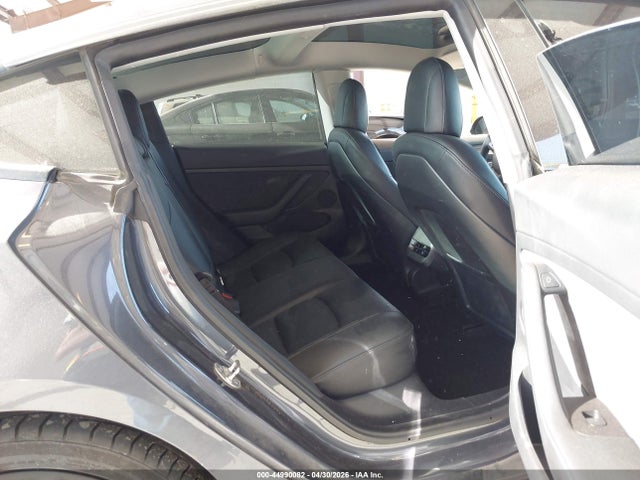 44990082 :رقم المزاد ، 5YJ3E1EAXMF987185 vin ، 2021 Tesla Model 3 Standard Range Plus Rear-wheel Drive مزاد بيع