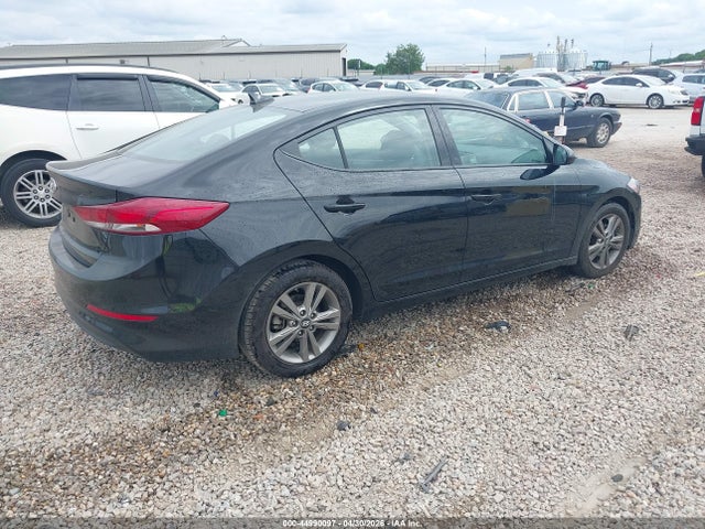 Продажа на аукционе авто 2018 Hyundai Elantra Sel, vin: 5NPD84LF4JH383057, номер лота: 44990097