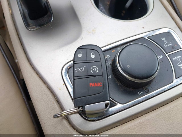 44990119 :رقم المزاد ، 1C4RJFCG2EC266304 vin ، 2014 Jeep Grand Cherokee Overland مزاد بيع