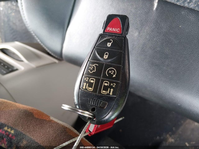 44990134 :رقم المزاد ، 2A4RR8DG8BR615448 vin ، 2011 Chrysler Town & Country Touring-l مزاد بيع