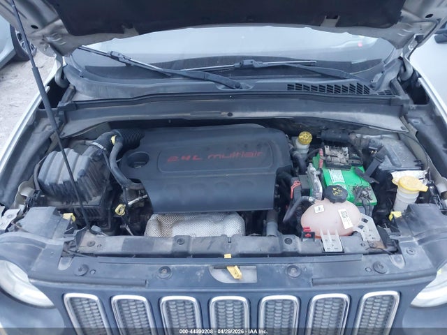 ZACCJABT3FPB97157 Jeep Renegade Latitude