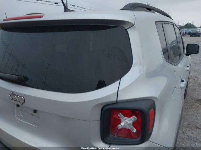 ZACCJABT3FPB97157 Jeep Renegade Latitude