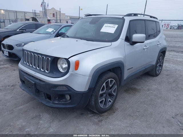 ZACCJABT3FPB97157 Jeep Renegade Latitude