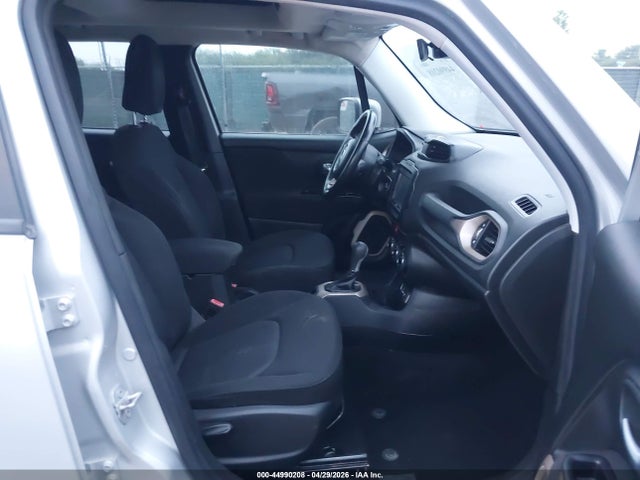 ZACCJABT3FPB97157 Jeep Renegade Latitude