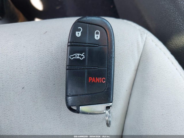 44990209 :رقم المزاد ، 2C3CCAAG0KH667174 vin ، 2019 Chrysler 300 Touring مزاد بيع