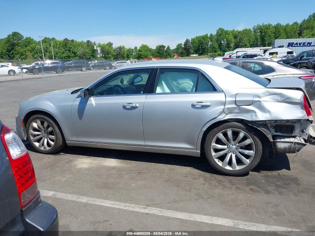 44990209 :رقم المزاد ، 2C3CCAAG0KH667174 vin ، 2019 Chrysler 300 Touring مزاد بيع