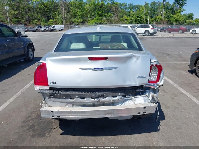 44990209 :رقم المزاد ، 2C3CCAAG0KH667174 vin ، 2019 Chrysler 300 Touring مزاد بيع