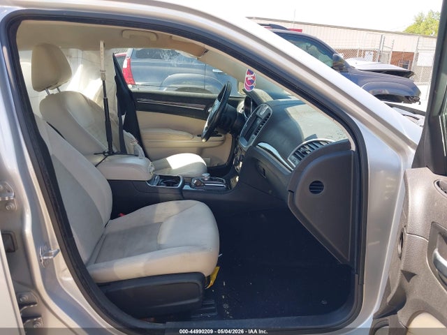 44990209 :رقم المزاد ، 2C3CCAAG0KH667174 vin ، 2019 Chrysler 300 Touring مزاد بيع