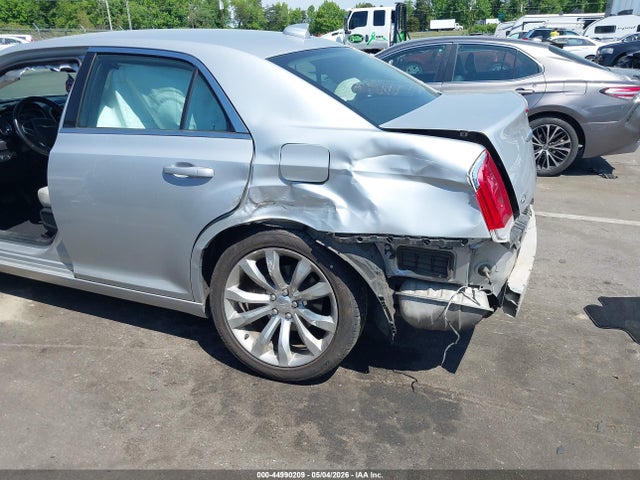 44990209 :رقم المزاد ، 2C3CCAAG0KH667174 vin ، 2019 Chrysler 300 Touring مزاد بيع
