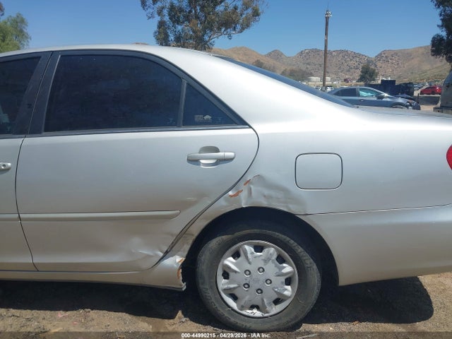 Продаж на аукціоні авто 2005 Toyota Camry Le, vin: 4T1BE32K55U587155, номер лоту: 44990215