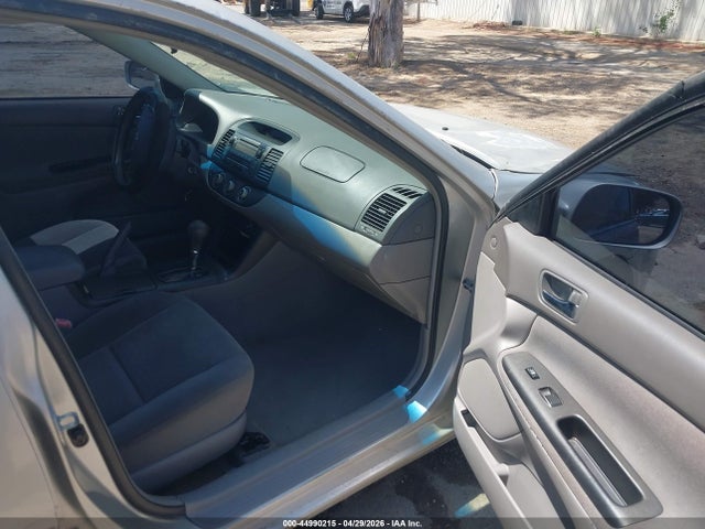 Продаж на аукціоні авто 2005 Toyota Camry Le, vin: 4T1BE32K55U587155, номер лоту: 44990215