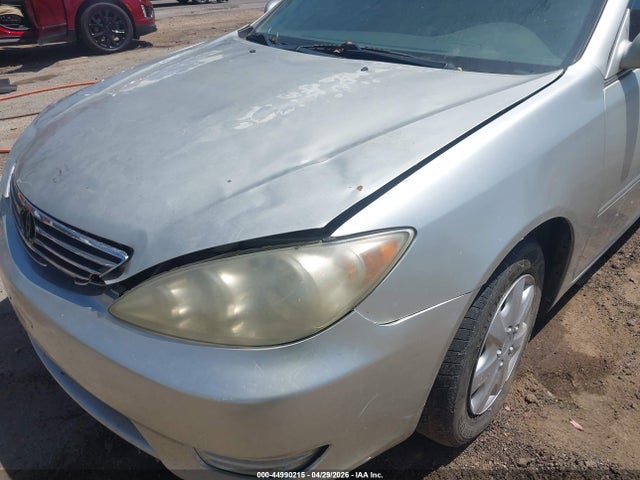 Продаж на аукціоні авто 2005 Toyota Camry Le, vin: 4T1BE32K55U587155, номер лоту: 44990215