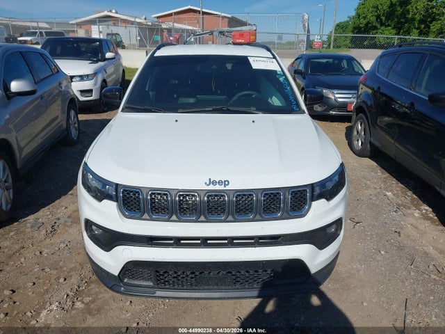 44990238 :رقم المزاد ، 3C4NJDBN5PT551136 vin ، 2023 Jeep Compass Latitude 4x4 مزاد بيع