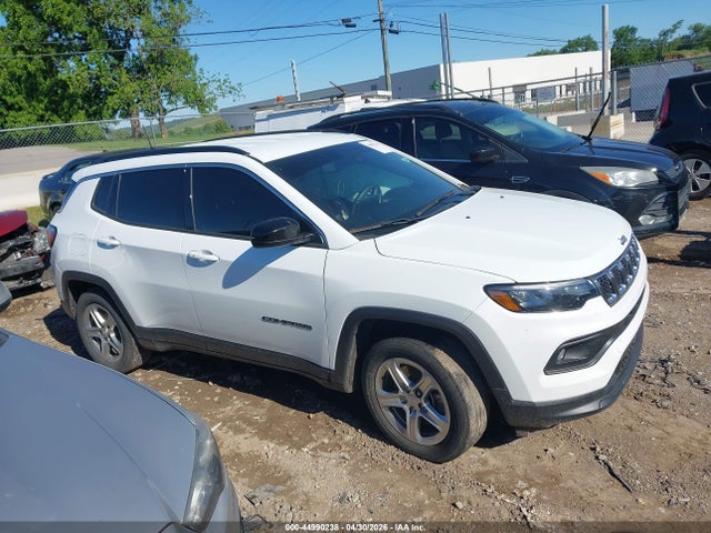 44990238 :رقم المزاد ، 3C4NJDBN5PT551136 vin ، 2023 Jeep Compass Latitude 4x4 مزاد بيع
