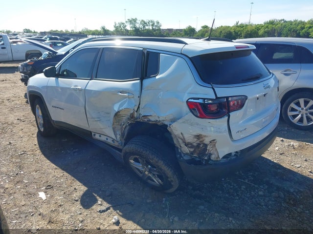 44990238 :رقم المزاد ، 3C4NJDBN5PT551136 vin ، 2023 Jeep Compass Latitude 4x4 مزاد بيع
